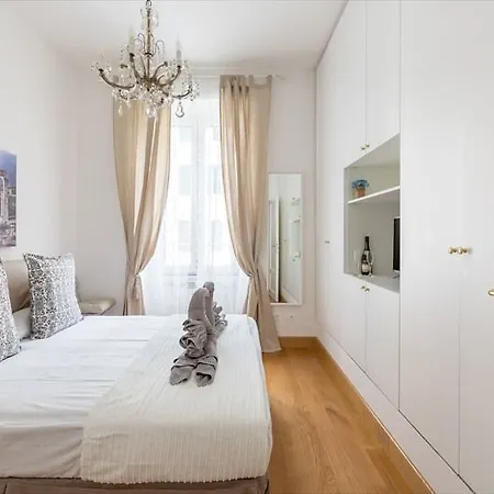 Colosseum Chich Apartment